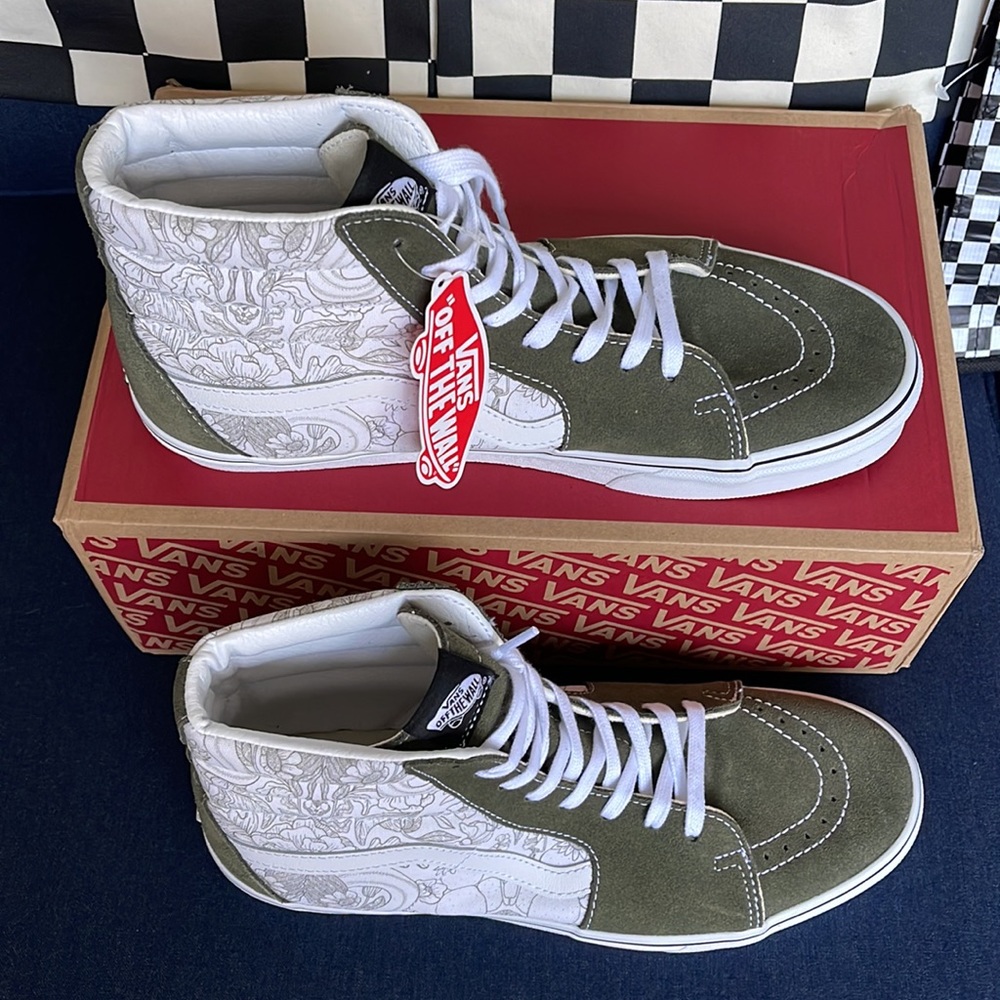 Vans WMNS Sk8-Hi Desert Skulls Grape Leaf/White sneakers - Picture 4 of 16